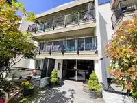 206 1351 MARTIN STREET - thumbnail 2