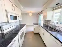 206 1351 MARTIN STREET - thumbnail 6