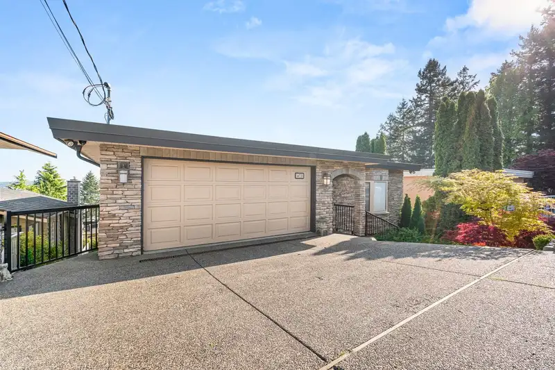 14728 OXENHAM AVENUE - photo 1 of 40