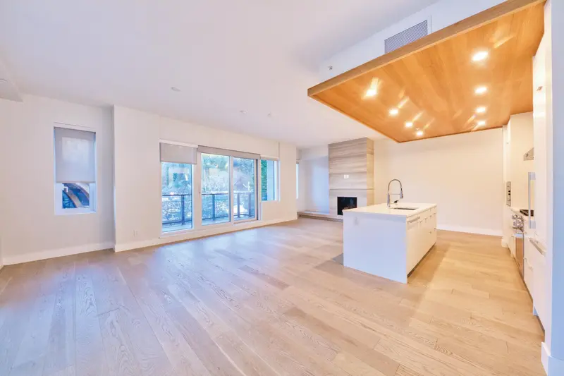 201 6707 NELSON AVENUE - photo 4 of 25