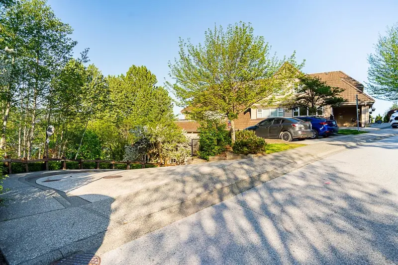 303 160 SHORELINE CIRCLE - photo 3 of 25