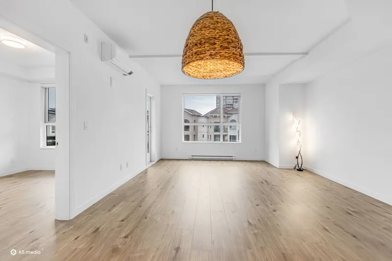 416 3182 GLADWIN ROAD - photo 4 of 25