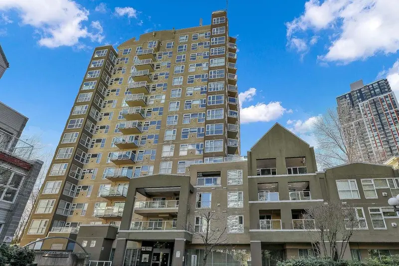 905 9830 WHALLEY BOULEVARD - photo 1 of 25