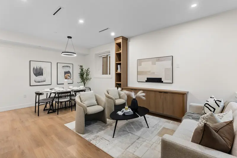 1 435 E 47TH AVENUE - photo 1 of 15