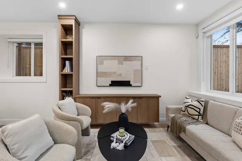 1 435 E 47TH AVENUE - photo 4 of 15