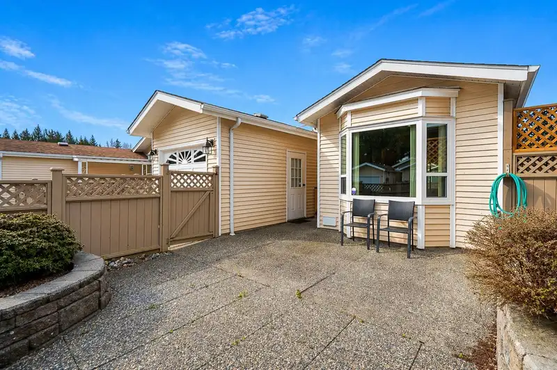 64 1400 164 STREET - photo 3 of 25