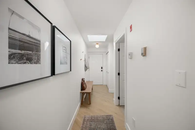 305 15233 PACIFIC AVENUE - photo 2 of 32