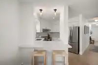 305 15233 PACIFIC AVENUE - thumbnail 3