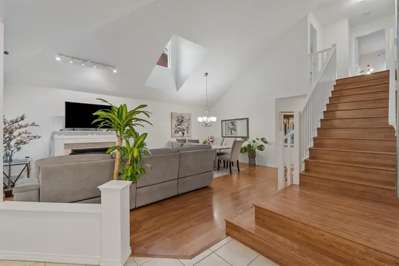 117 16995 64 AVENUE - photo 3 of 25