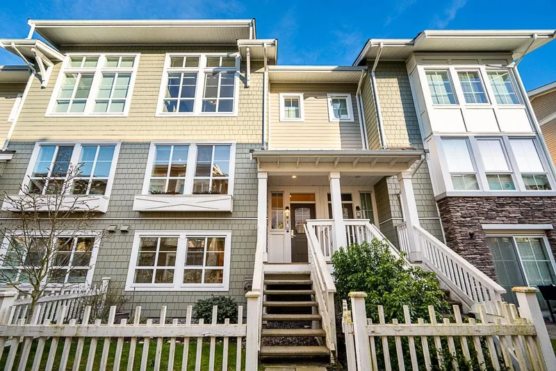 91 5551 ADMIRAL WAY - photo 2 of 25