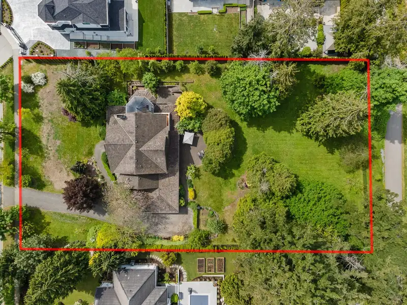 16211 29 AVENUE - photo 2 of 38