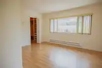 1469 MERKLIN STREET - thumbnail 4