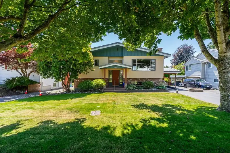13852 MALABAR AVENUE - photo 2 of 32