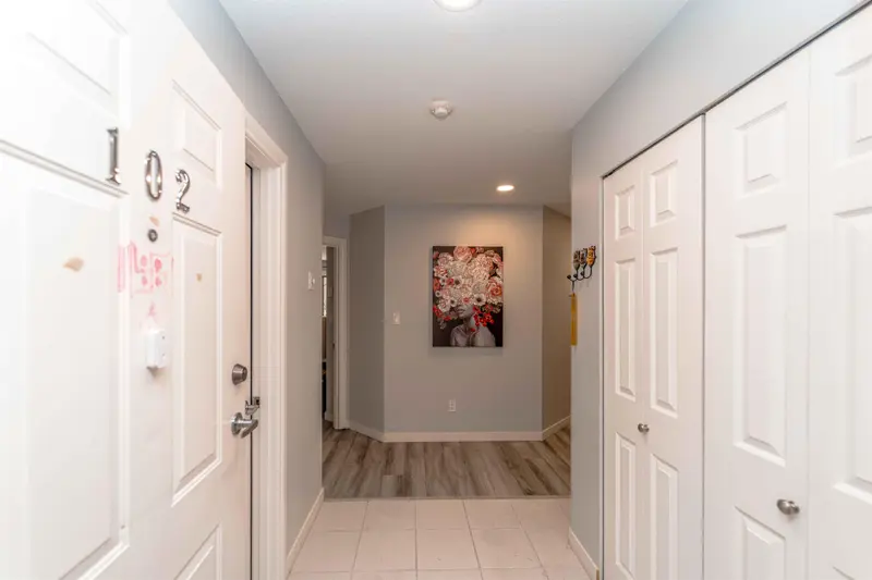 102 33675 MARSHALL ROAD - photo 3 of 25