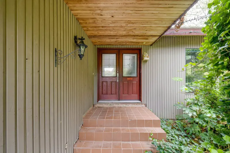 18208 21A AVENUE - photo 3 of 20