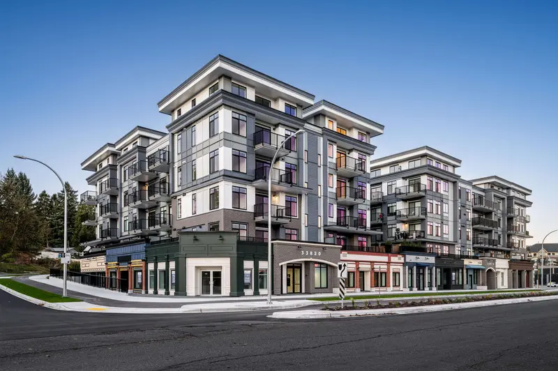 304 33816 SOUTH FRASER WAY - photo 2 of 21