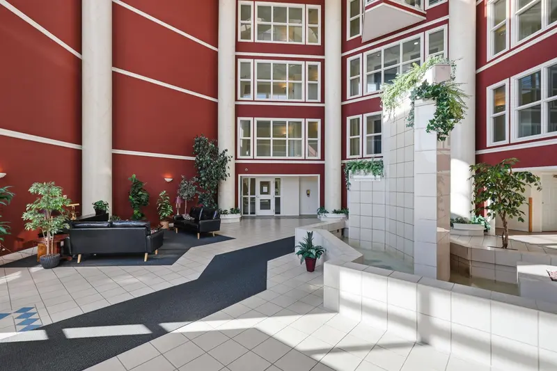 411 2626 COUNTESS STREET - photo 3 of 25