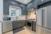 16759 18 AVENUE - thumbnail 8