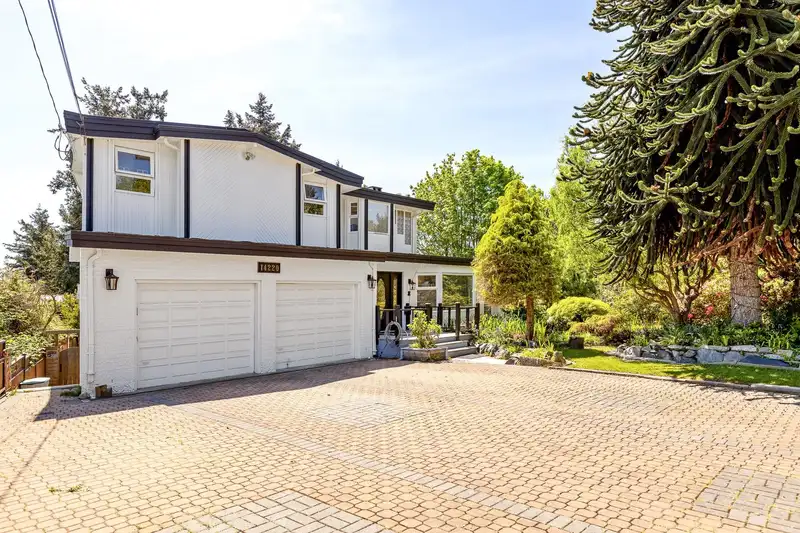 14220 MALABAR AVENUE - photo 4 of 40