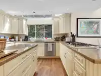 13556 18 AVENUE - thumbnail 16