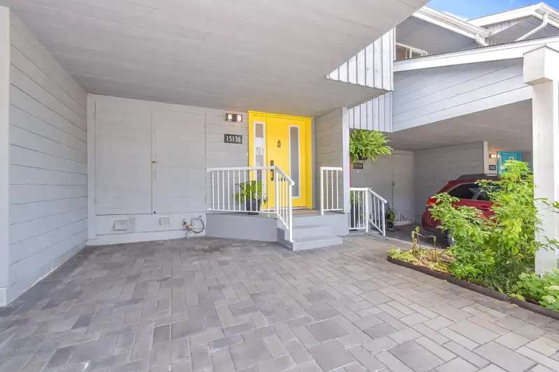 15136 BEACHVIEW AVENUE - photo 2 of 26
