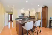 15136 BEACHVIEW AVENUE - thumbnail 5