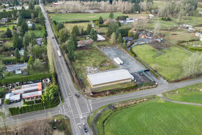 24733 16 AVENUE - photo 4 of 25