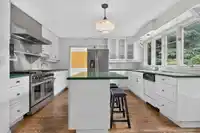2555 128 STREET - thumbnail 8