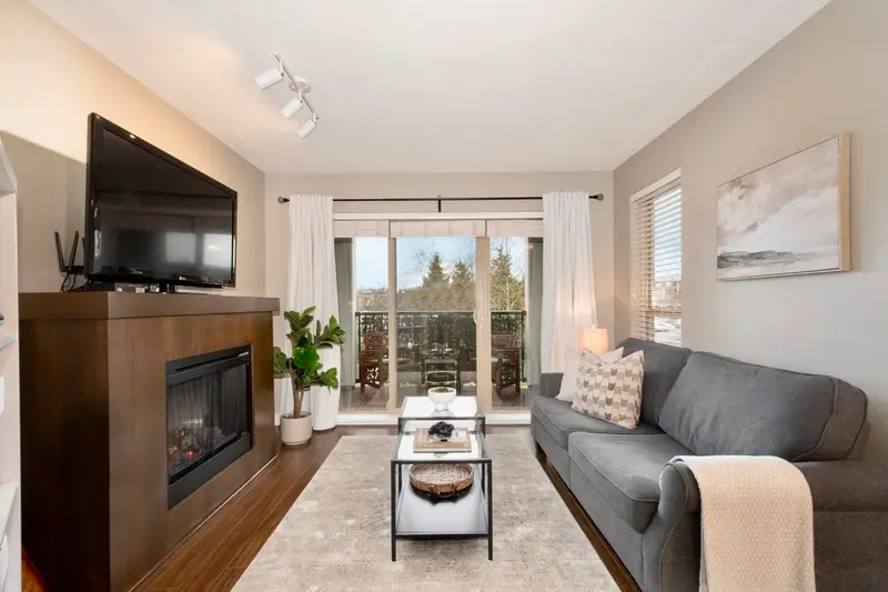 D207 8929 202 STREET - photo 3 of 21