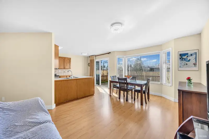 14309 19A AVENUE - photo 3 of 28