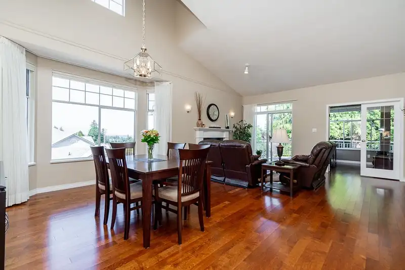 99 2533 152 STREET - photo 4 of 39