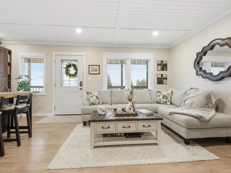 431 SCHOOL STREET - photo 3 of 25