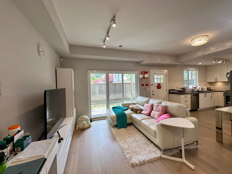 32 7180 LECHOW STREET - photo 3 of 18