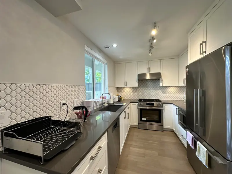 32 7180 LECHOW STREET - photo 4 of 18