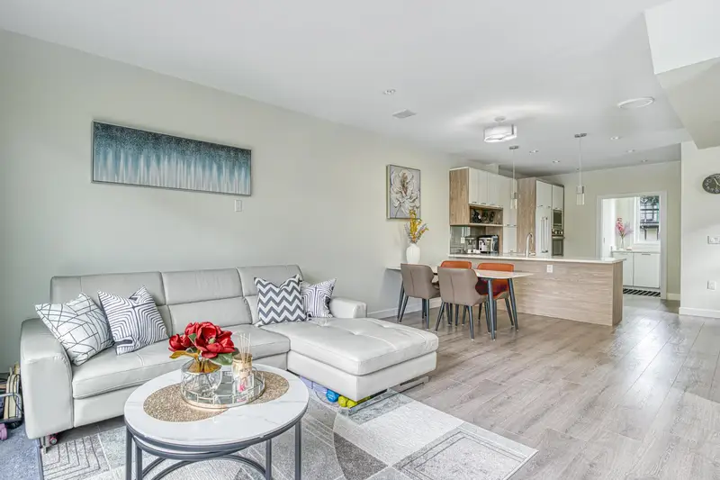 13 9800 GRANVILLE AVENUE - photo 1 of 25