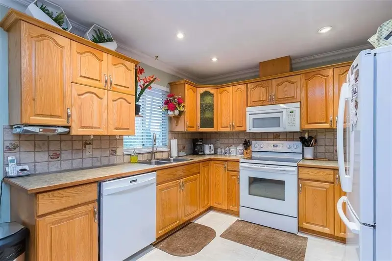 30922 SANDPIPER PLACE - photo 2 of 3