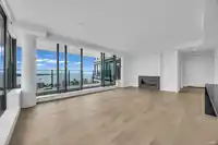 2501 1588 JOHNSTON ROAD - thumbnail 12