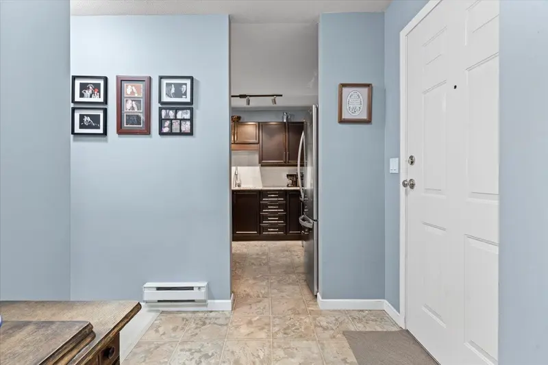 405 2963 NELSON PLACE - photo 4 of 25