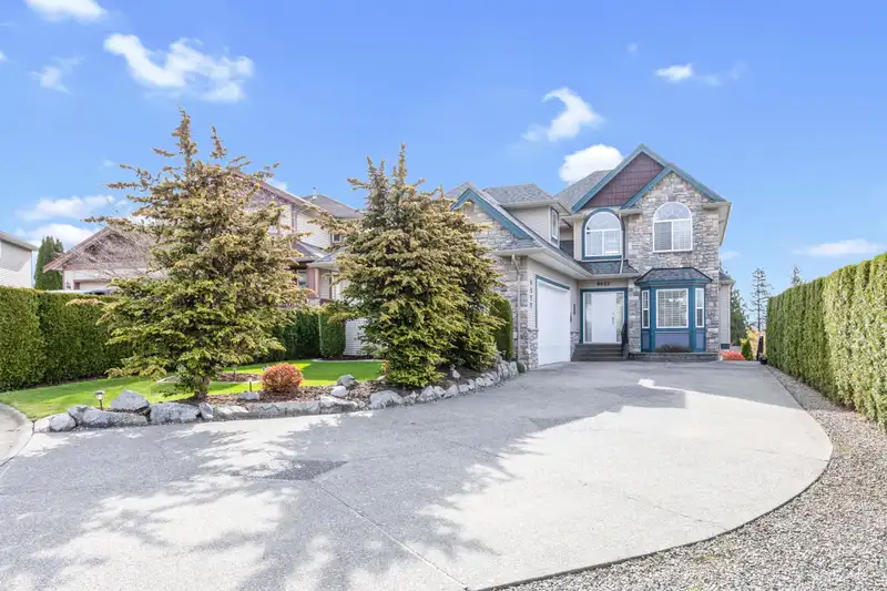 8022 LITTLE TERRACE - photo 1 of 25