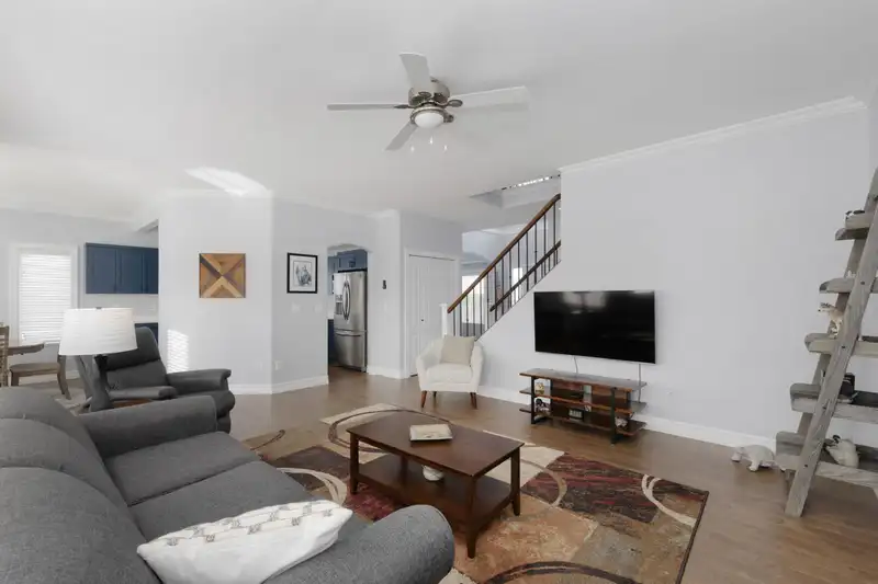 8022 LITTLE TERRACE - photo 4 of 25