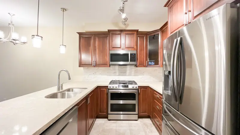 204 20367 85 AVENUE - photo 2 of 23