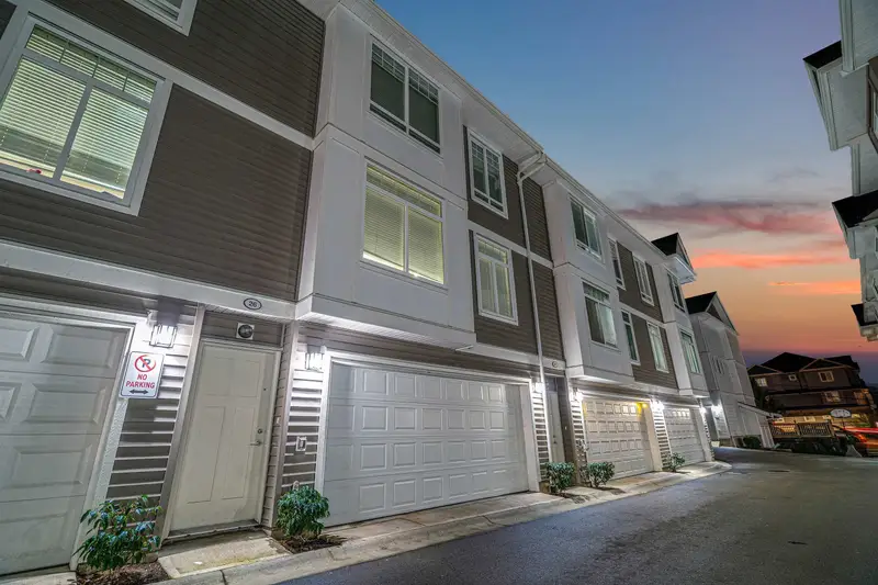 26 11267 133 STREET - photo 2 of 25