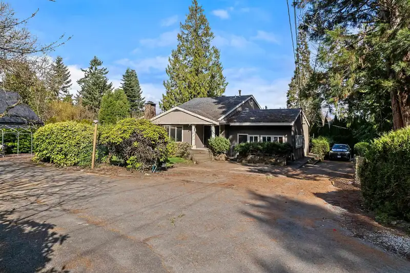 3316 140 STREET - photo 2 of 14