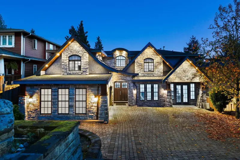 8656 GILLEY AVENUE - photo 2 of 25