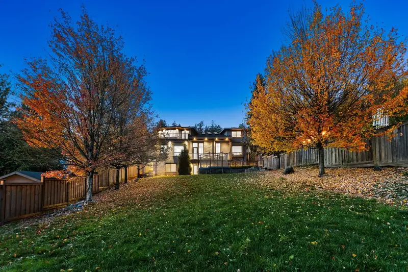 8656 GILLEY AVENUE - photo 3 of 25