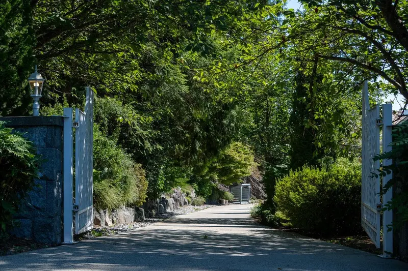 63 CHADWICK ROAD - photo 2 of 25