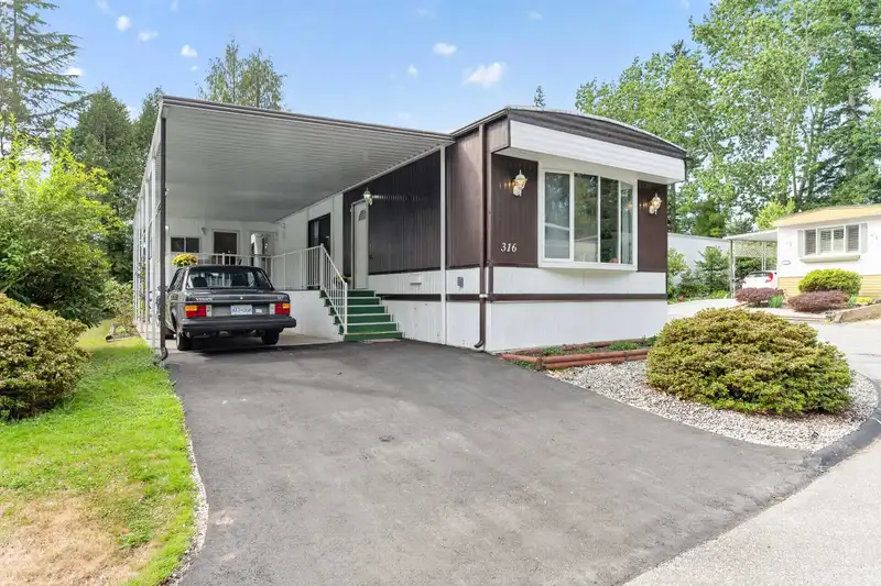 316 1840 160 STREET - photo 2 of 25