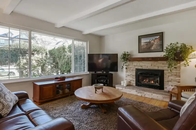 1857 126 STREET - photo 2 of 40