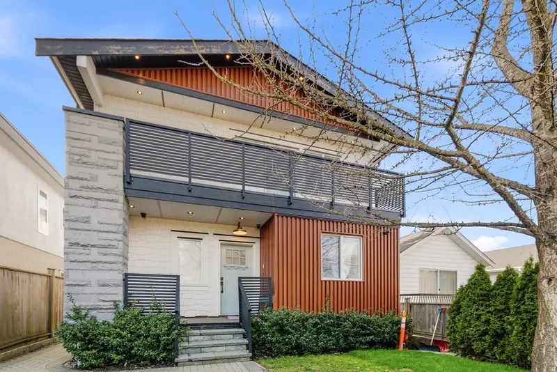 1155 RENFREW STREET - photo 2 of 25