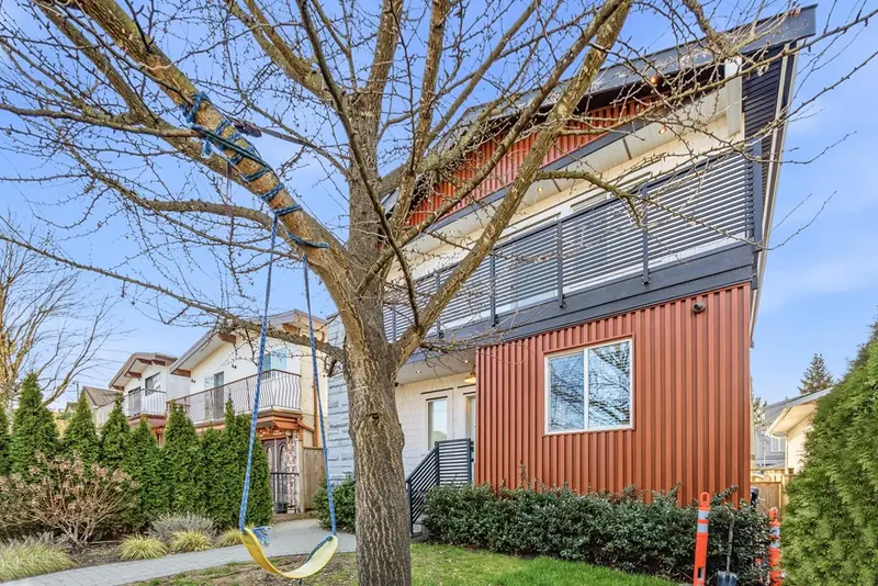 1155 RENFREW STREET - photo 3 of 25